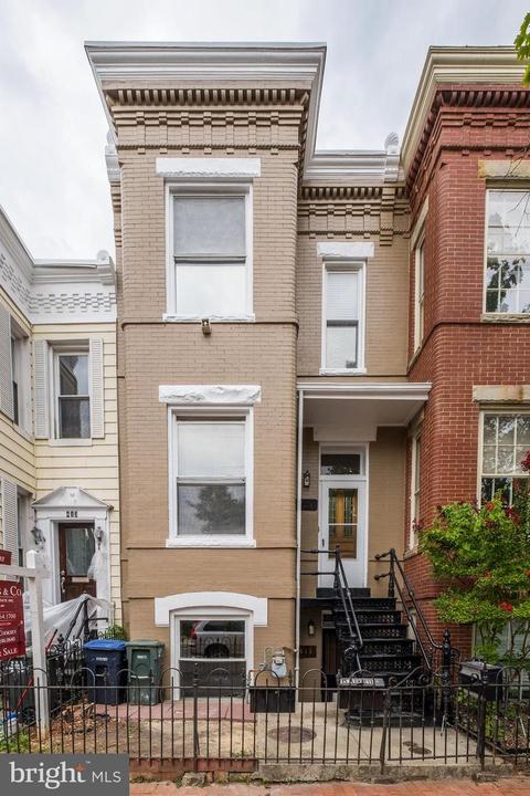 411 6th St SE, Washington, DC 20003 photo 1