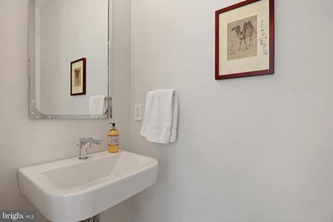 824 13th St NE #2, Washington, DC 20002 photo 9