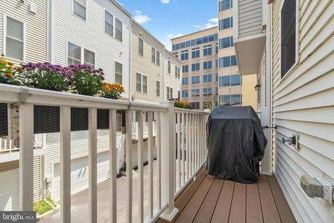 349 L St SE, Washington, DC 20003 photo 6