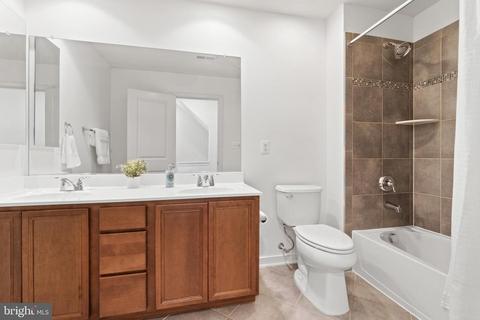 349 L St SE, Washington, DC 20003 photo 17