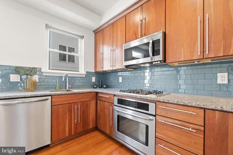 349 L St SE, Washington, DC 20003 photo 4