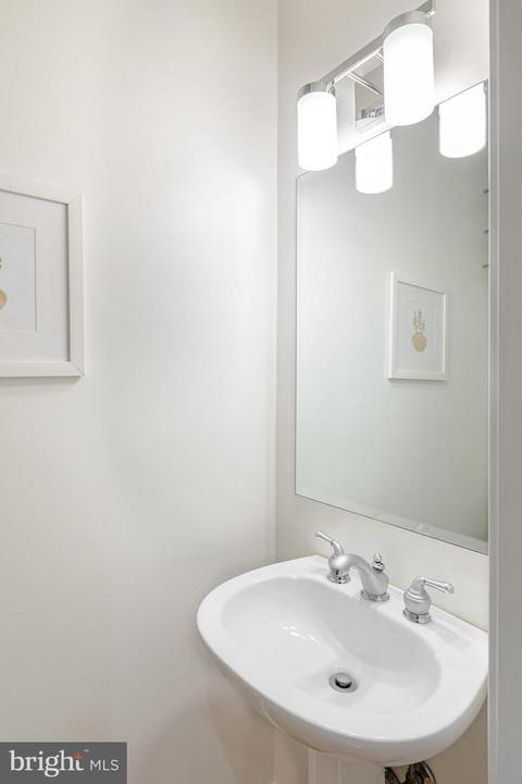 2363 Champlain St NW #A, Washington, DC 20009 photo 14