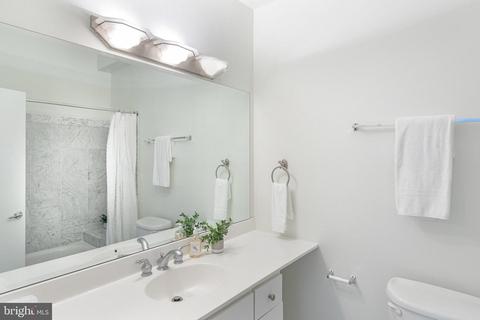2363 Champlain St NW #A, Washington, DC 20009 photo 19