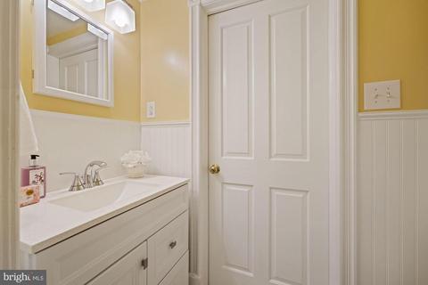 313 6th St SE #2, Washington, DC 20003 photo 17