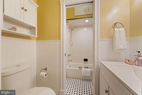313 6th St SE #2, Washington, DC 20003 photo 18