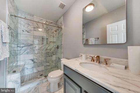 707 NE 8th St NE, Washington, DC 20002 photo 14