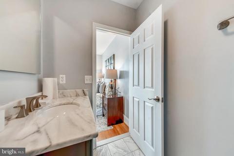 707 NE 8th St NE, Washington, DC 20002 photo 15
