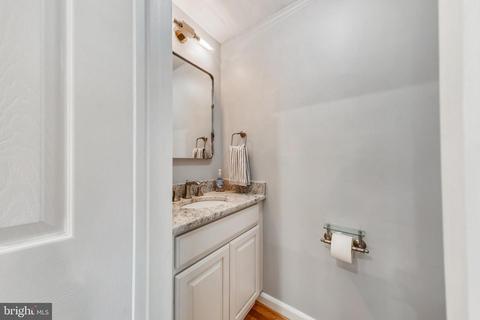 707 NE 8th St NE, Washington, DC 20002 photo 24
