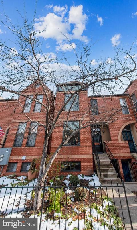 707 NE 8th St NE, Washington, DC 20002 photo 1