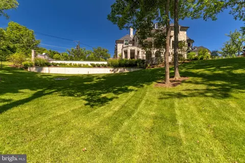 2425 Foxhall Rd NW, Washington, DC 20007 photo 58