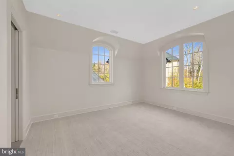 2425 Foxhall Rd NW, Washington, DC 20007 photo 30