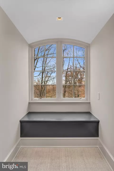 2425 Foxhall Rd NW, Washington, DC 20007 photo 42