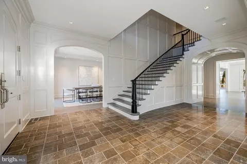 2425 Foxhall Rd NW, Washington, DC 20007 photo 5