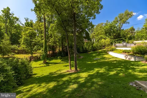 2425 Foxhall Rd NW, Washington, DC 20007 photo 59