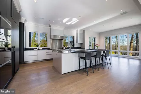 2425 Foxhall Rd NW, Washington, DC 20007 photo 12