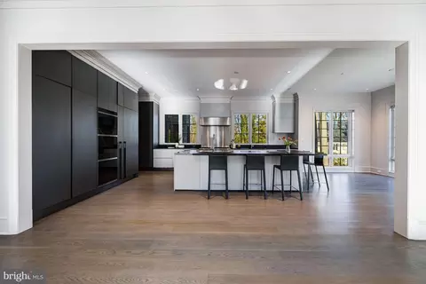 2425 Foxhall Rd NW, Washington, DC 20007 photo 13