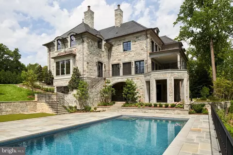 2425 Foxhall Rd NW, Washington, DC 20007 photo 21