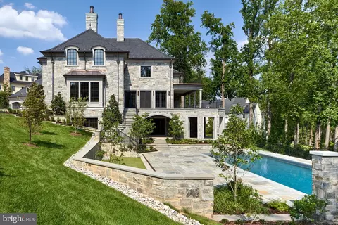 2425 Foxhall Rd NW, Washington, DC 20007 photo 57