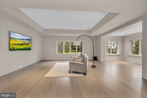 2425 Foxhall Rd NW, Washington, DC 20007 photo 52