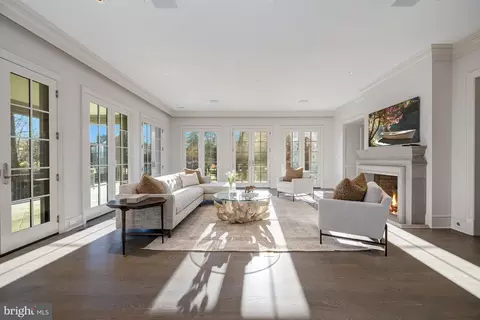 2425 Foxhall Rd NW, Washington, DC 20007 photo 15
