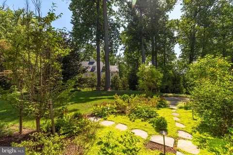 2425 Foxhall Rd NW, Washington, DC 20007 photo 61