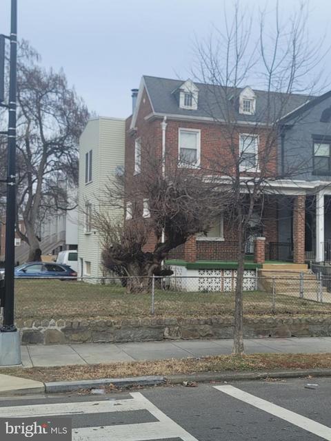 1700 D St NE, Washington, DC 20002 photo 1