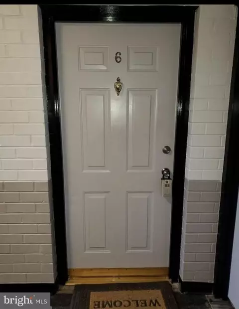 5106 F St SE #6, Washington, DC 20019
