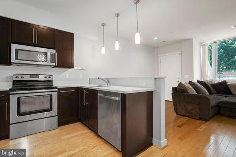 415 17th St NE #B, Washington, DC 20002 photo 2