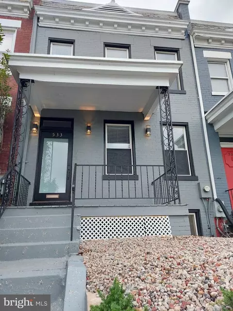 533 Gresham Pl NW, Washington, DC 20001 photo 2