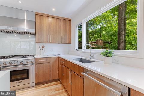 2710 Brandywine St NW, Washington, DC 20008 photo 15