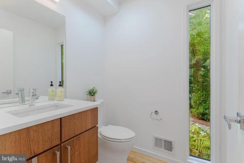 2710 Brandywine St NW, Washington, DC 20008 photo 36