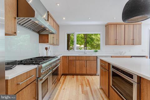 2710 Brandywine St NW, Washington, DC 20008 photo 14