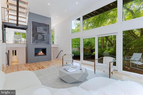 2710 Brandywine St NW, Washington, DC 20008 photo 2