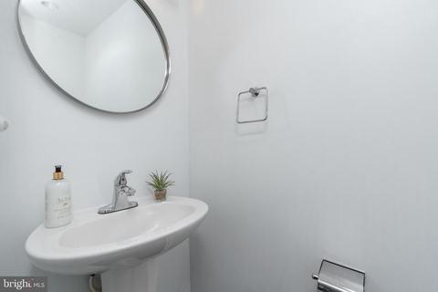331 18th Pl NE, Washington, DC 20002 photo 13