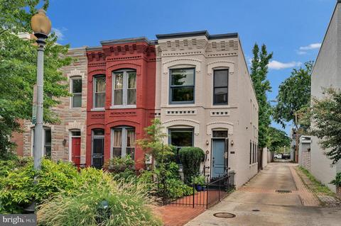 732 9th St SE, Washington, DC 20003 photo 1