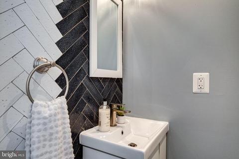 1731 Lyman Pl NE, Washington, DC 20002 photo 9