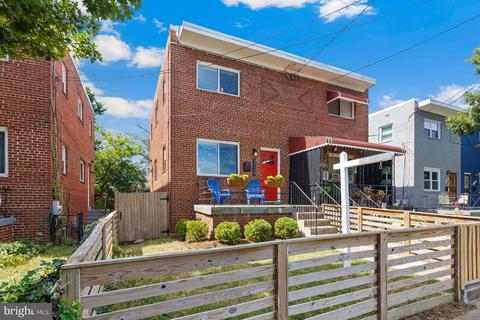 5724 Eastern Ave NE, Washington, DC 20011 photo 1