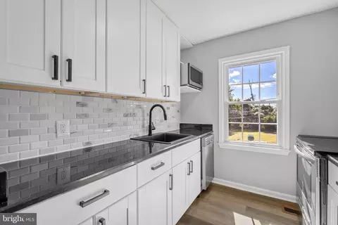 2425 17th St SE, Washington, DC 20020 photo 10