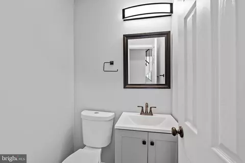 2425 17th St SE, Washington, DC 20020 photo 6