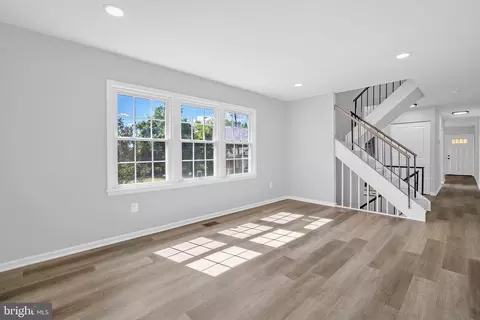 2425 17th St SE, Washington, DC 20020 photo 7