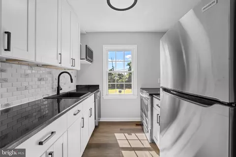 2425 17th St SE, Washington, DC 20020 photo 9
