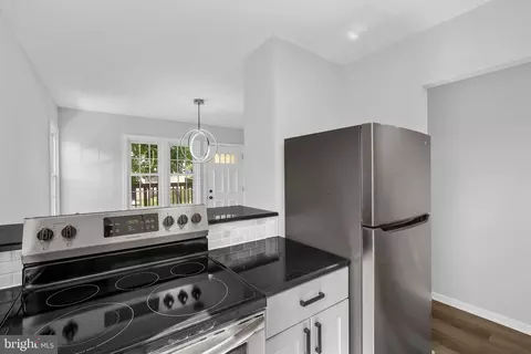 2425 17th St SE, Washington, DC 20020 photo 11