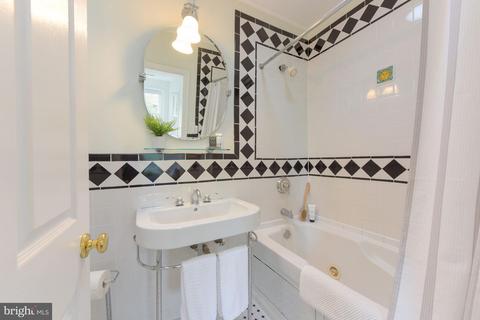 23 7th St NE, Washington, DC 20002 photo 16