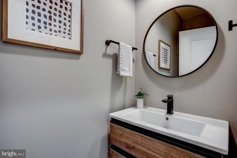 761 19th St NE #3, Washington, DC 20002 photo 5