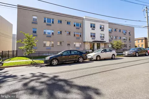 738 Longfellow St NW #107, Washington, DC 20011