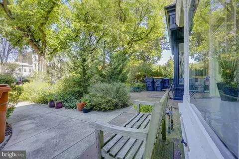 411 E Capitol St SE, Washington, DC 20003 photo 4