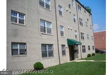 210 43rd Rd NE #304, Washington, DC 20019