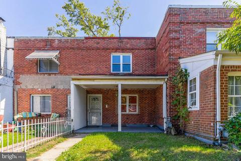 215 33rd St NE, Washington, DC 20019