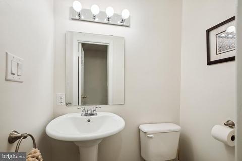 1680 Kramer St NE, Washington, DC 20002 photo 9