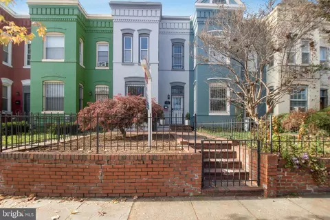824 12th St NE, Washington, DC 20002
